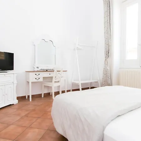 And So فندق مبيت وإفطار