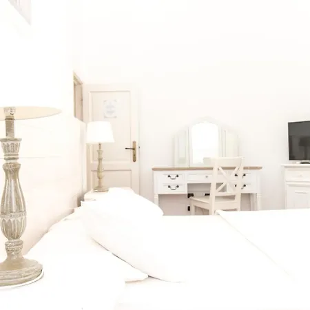 فندق مبيت وإفطار And So ليتشي