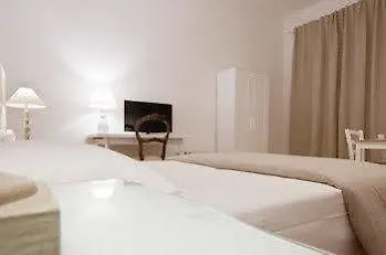 And So فندق مبيت وإفطار