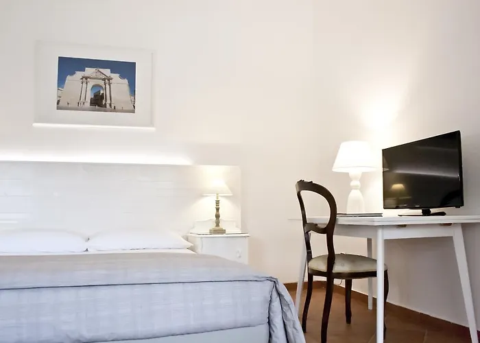 And So לינה וארוחת בוקר לצ'ה