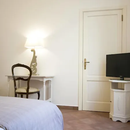 And So Boutique Bed & Breakfast Lecce
