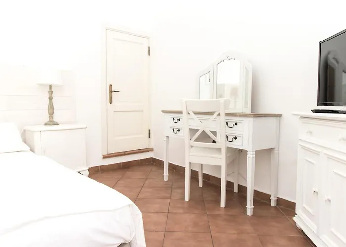 アンド ソー ベッド・アンド・ブレックファスト 3*